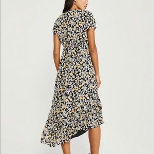 NWT Abercrombie & Fitch Midi Dress w/ Ruffle
